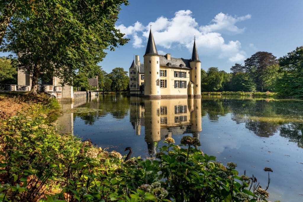 Schönes Schloss jetzt zum Verkauf. 